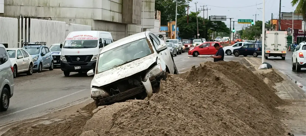 Un herido y 4 vehículos siniestrados, saldo de mañana accidentada por lluvias en Tabasco