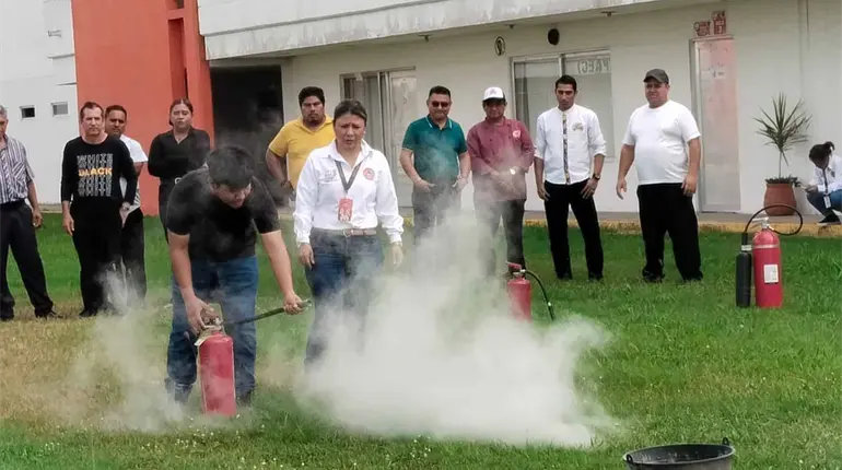 Inicia Canirac con PC capacitación a restauranteros tras accidente en Altabrisa