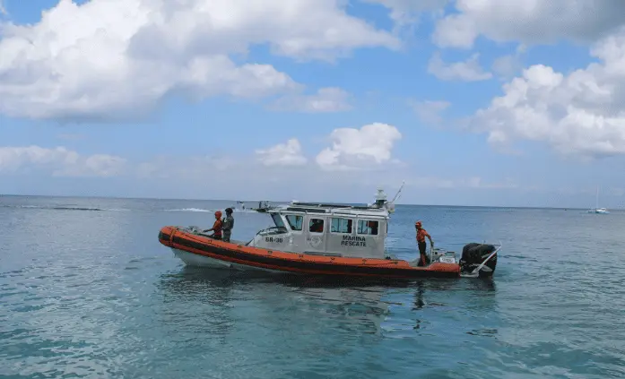 Semar rescata a 27 menores de edad y un adulto en una embarcación en Sinaloa