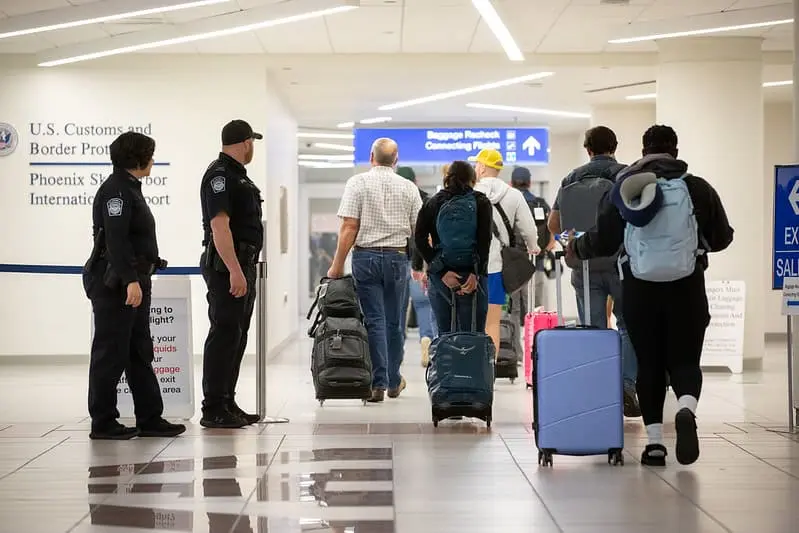 Gobierno de Trump fija en 7 mil 500 la admisión de refugiados para el 2026