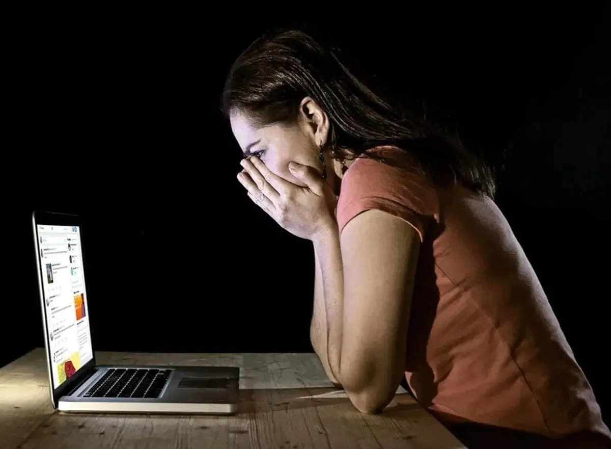 Aprueban tipificar como delito, uso de IA para alterar imágenes de mujeres con contenido sexual