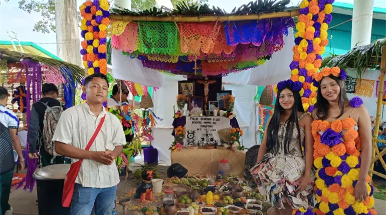 Alumnos del CBTA No. 94 de Jalpa muestran su creatividad con los altares de muertos