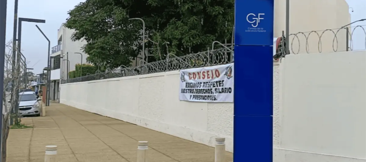 Trabajadores del Poder Judicial realizan paro en Tabasco por falta de aumento e insumos para laborar