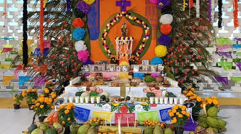 Inaugura Centro altar mestizo en "Celebrando la Eternidad"