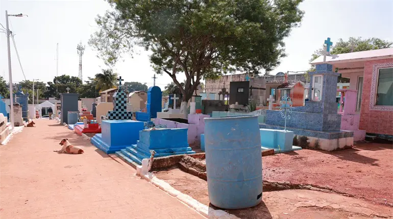 Supervisa Osuna que panteones estén listos para recibir visitantes