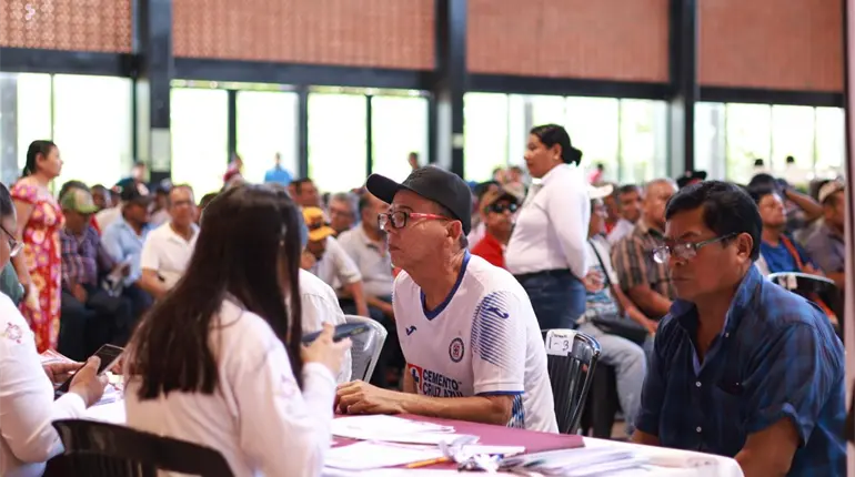 Javier May convoca a hombres de 63 y 64 años a inscribirse al programa Bienestar y Plenitud