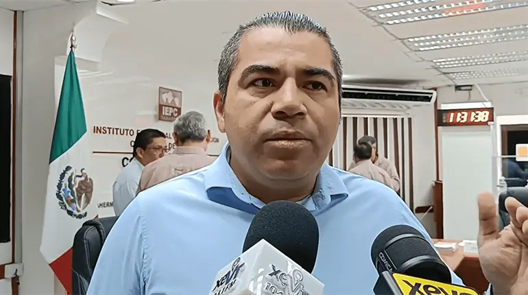 Reducir el número de consejerías y no desaparecer los OPLE´s, propone consejero del IEPCT