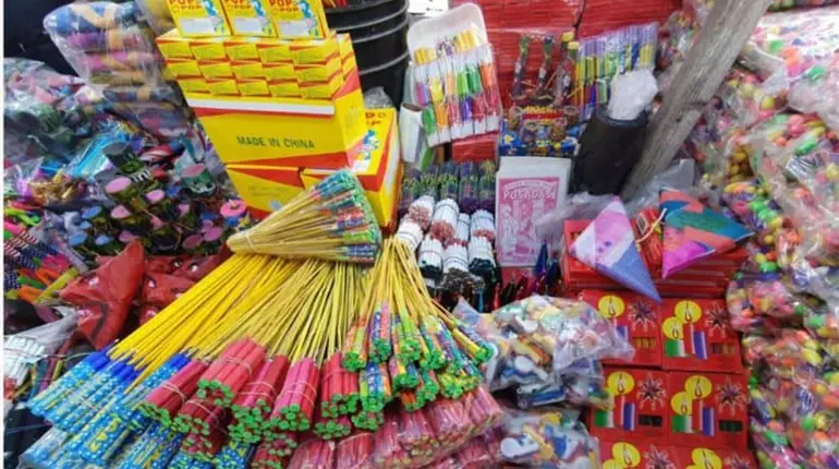 Comerciantes del centro no tienen permiso para vender petardos