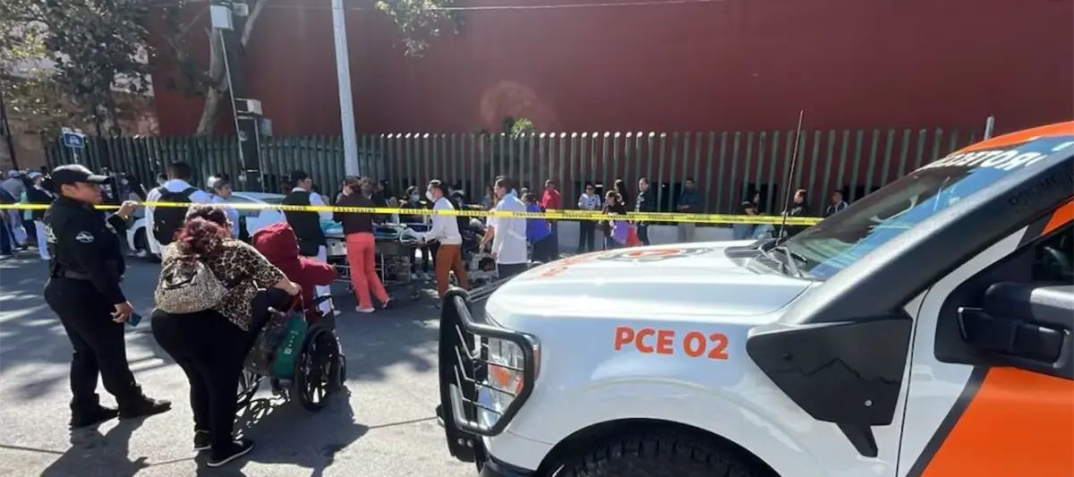 Desalojan por incendio a más de 200 pacientes de hospital del IMSS, en Monterrey