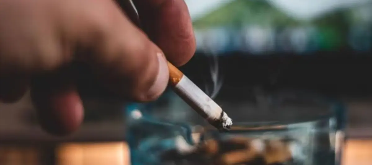 Maldivas emite prohibición "generacional" de fumar a toda persona nacida a partir de 2007