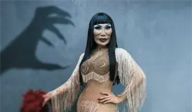 El pleno Día de Muertos, Lyn May desmiente su supuesto fallecimiento