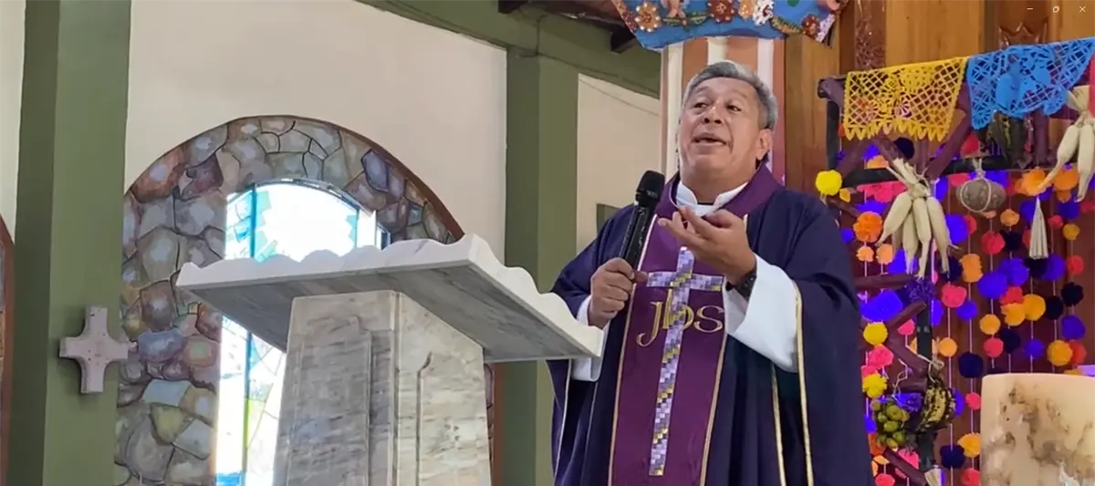 Día de Muertos es para reflexionar sobre la vida eterna: Padre tiktokero