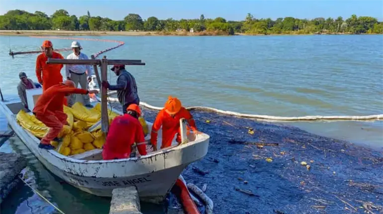 Continúa limpieza de Río Pantepec tras derrame