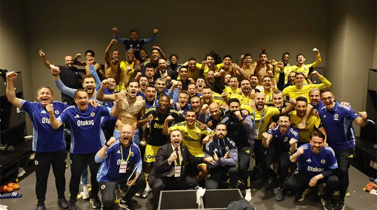 Edson Álvarez y el Fenerbahçe remontan para ganar 3-2 ante el Besiktas