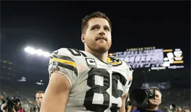 Packers pierde a su ala cerrada, Tucker Kraft