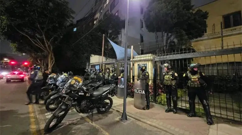 México rechaza la ruptura de relaciones diplomáticas con Perú por otorgar asilo a Betssy Chávez