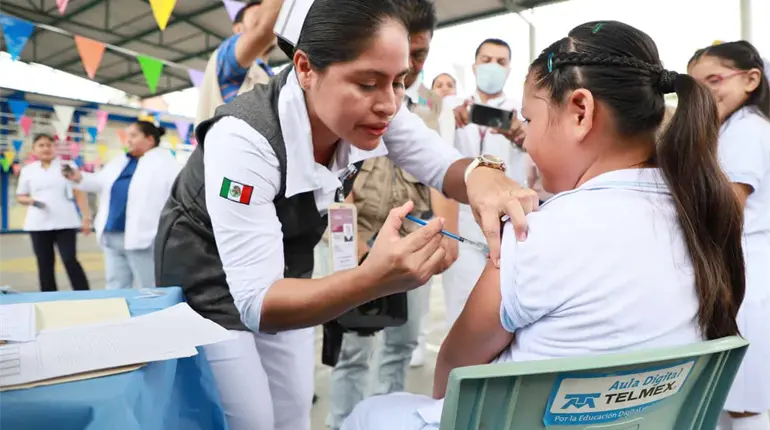 Pide Salud no desconfiar de vacunas en temporada invernal en Tabasco