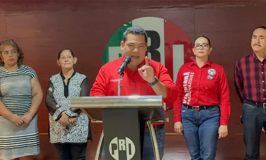 El Gobierno del Estado está aplicando recortes a salarios, así lo ha reconocido su titular de Finanzas, insiste el PRI