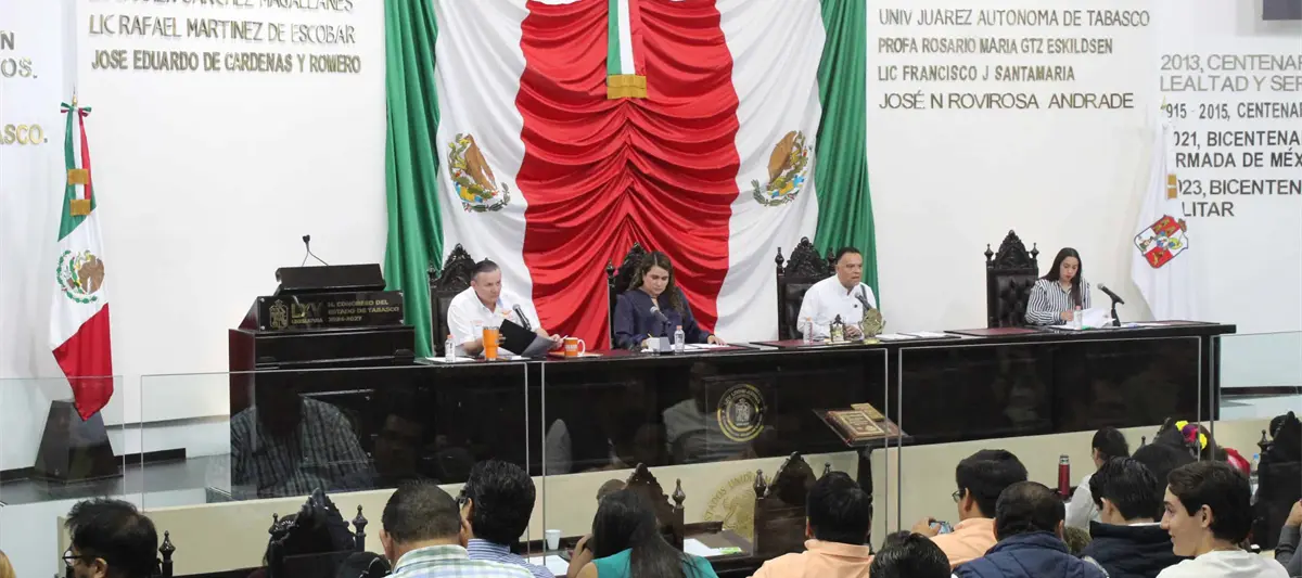 Rinde Congreso de Tabasco minuto de silencio en memoria de víctimas de Michoacán y Sonora
