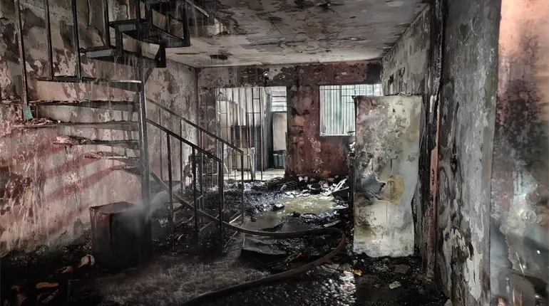 Se incendia vivienda en Pomoca; bomberos controlan el fuego