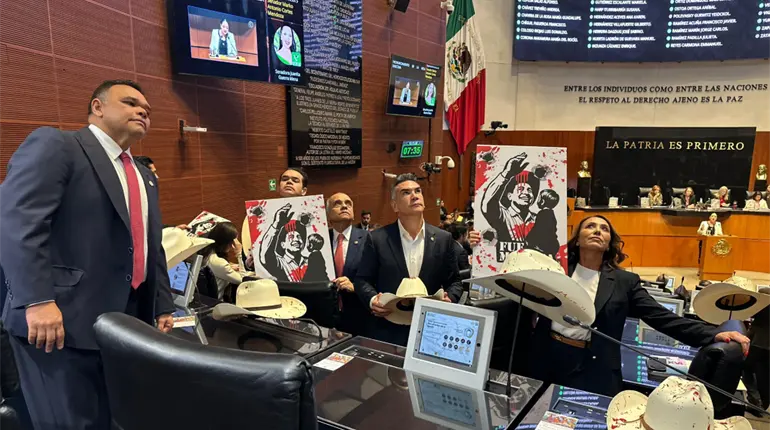 "Llora por Carlos Manzo": Lilly Téllez arremete contra Fernández Noroña en el Senado