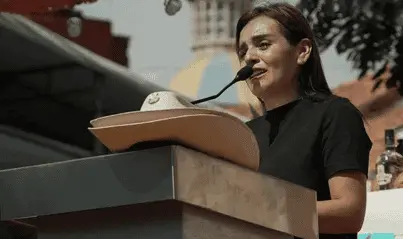 Viuda de Carlos Manzo se reúne con Sheinbaum en Palacio Nacional