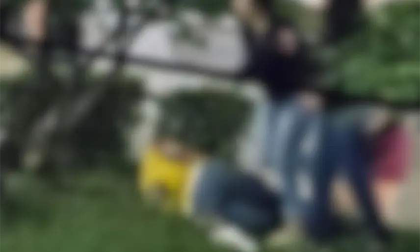 Balean a 2 taqueros frente a base de la Cruz Roja en Jalpa De Méndez