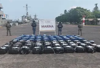 Aseguran autoridades federales 2.5 toneladas de drogas en costas de Michoacán