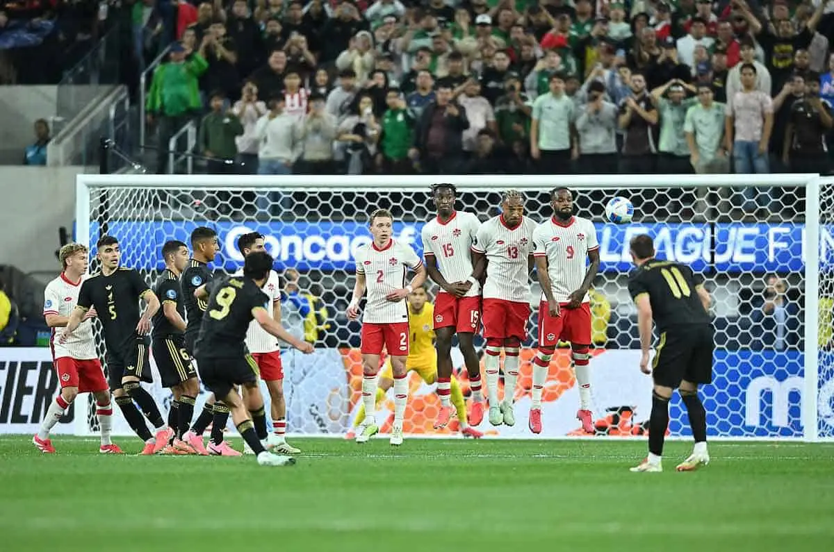 El mexicano Raúl Jiménez, gana el premio al mejor gol de la Concacaf
