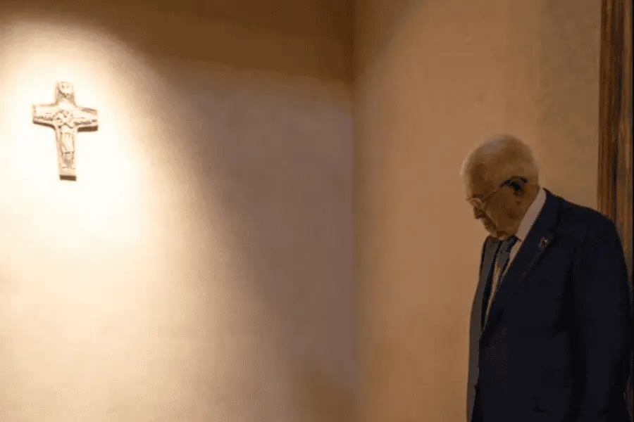 "No me voy a olvidar lo que hizo por Palestina": Mahmud Abbas tras visitar la tumba de Francisco