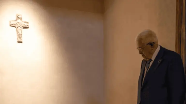 "No me voy a olvidar lo que hizo por Palestina": Mahmud Abbas tras visitar la tumba de Francisco