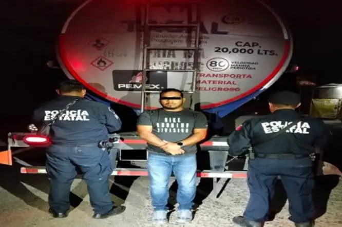 Aseguran 20 mil litros de hidrocarburo ilegal en la Villahermosa–Escárcega