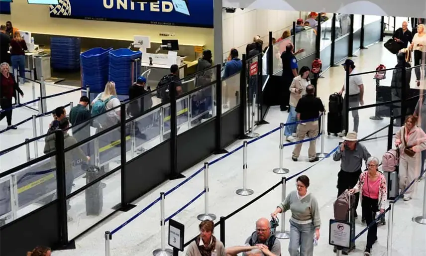 Cancelan más de 800 vuelos en EE. UU. por falta de controladores aéreos