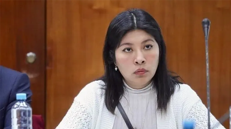 Exprimera ministra Betssy Chávez "no podrá viajar a México", afirma presidente de Perú