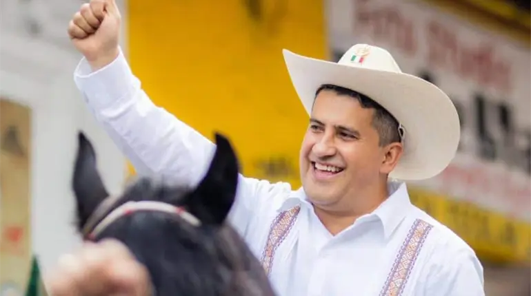 Ayuntamiento de Uruapan convoca a donar llaves para hacer una estatua en honor a Carlos Manzo