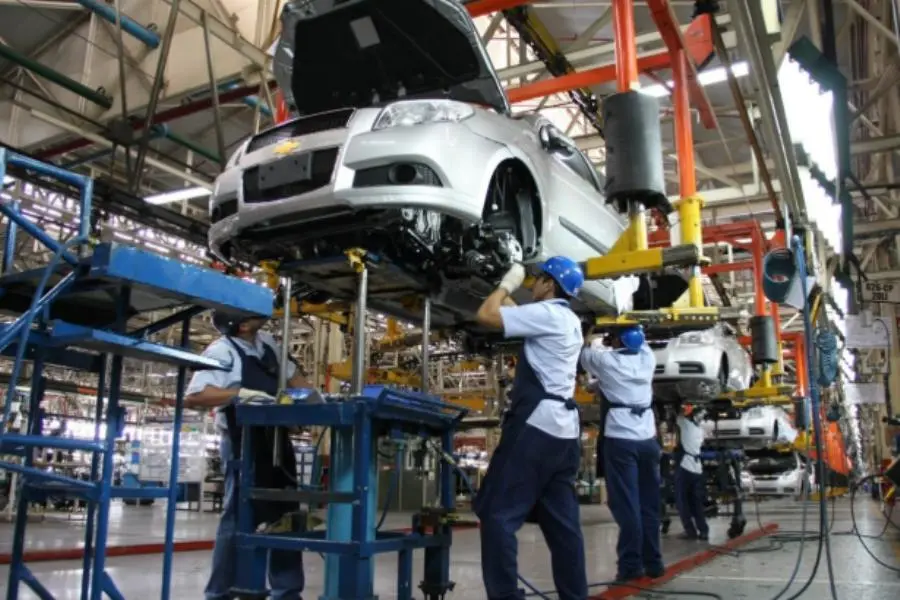 Producción de automóviles en plantas mexicanas cae 0.69% interanual en 10 meses de 2025