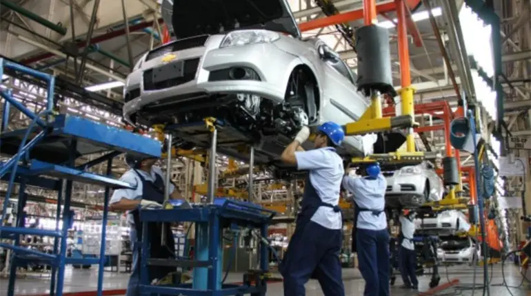 Producción de automóviles en plantas mexicanas cae 0.69% interanual en 10 meses de 2025