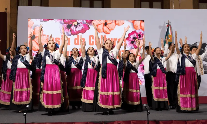 Presentan en la ´Mañanera´ Fiestas de las Culturas Comunitarias; buscan preservar las lenguas originarias