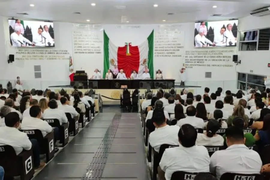 Con la ausencia de diputados de oposición, Congreso recibe 1er Informe de Gobierno