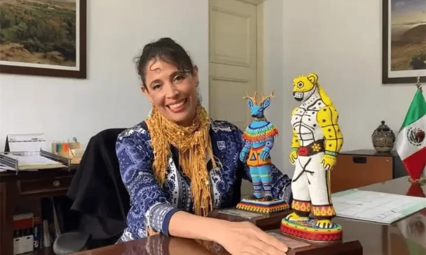 Karla Ornelas encargada de la embajada de México en Perú abandona el país