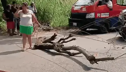 Falta de luz provoca bloqueo de poco más de una hora en la Villahermosa-Teapa