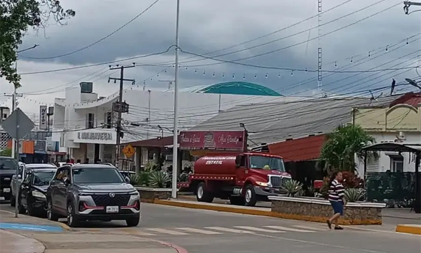 Se incendia restaurante El Jacalito en Teapa