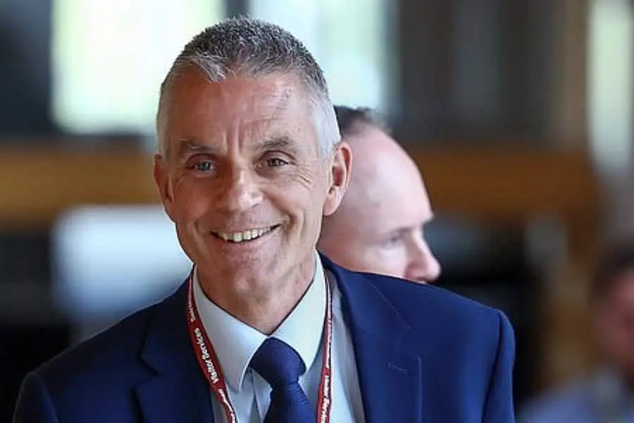 Director de la BBC dimite tras críticas por la edición de un discurso de Trump