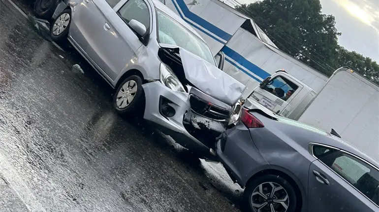 6 accidentes por lluvias este lunes en Centro y Nacajuca dejan 3 heridos y 9 vehículos siniestrados