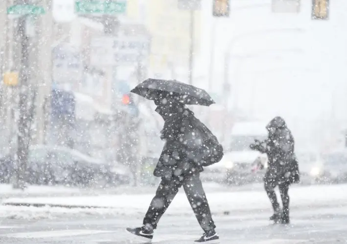 Llegan primeras nevadas a Estados Unidos tras entrada de un frente de aire polar