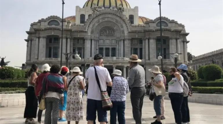 En septiembre turismo internacional que pernoctó en México cayó 3.2%: INEGI