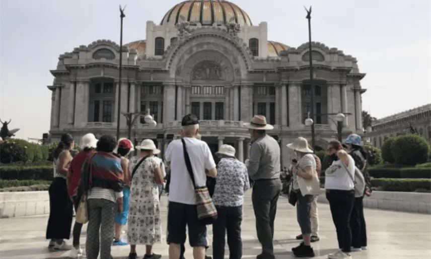 En septiembre turismo internacional que pernoctó en México cayó 3.2%: INEGI