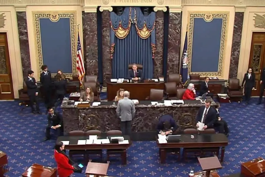 Senado de EE. UU. aprueba proyecto de ley para poner fin al cierre de gobierno