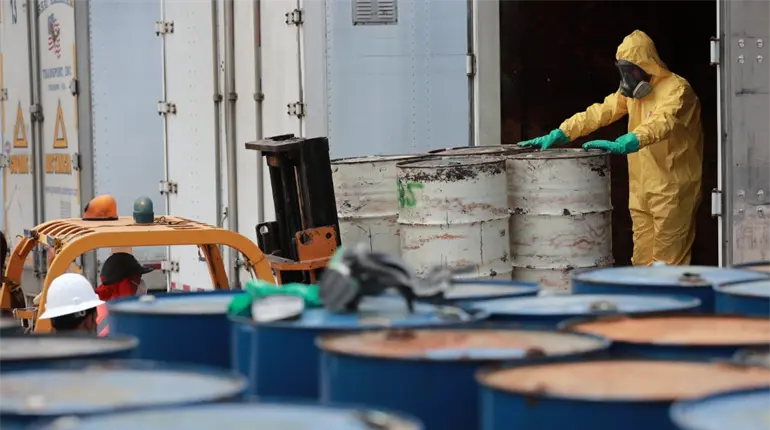 China anuncia nuevos controles para exportar precursores del fentanilo