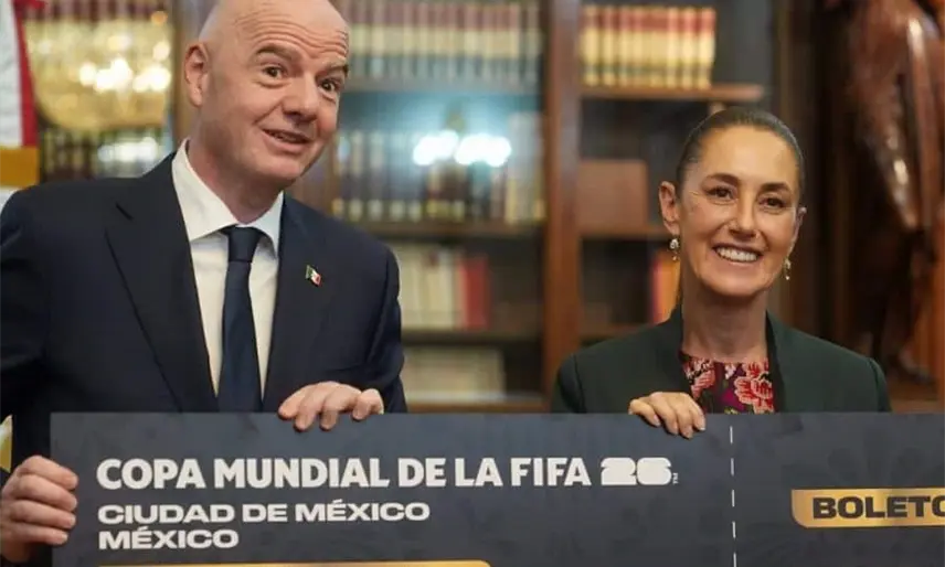 Xóchitl Gálvez arremete contra Sheinbaum por donar su boleto del Mundial 2026